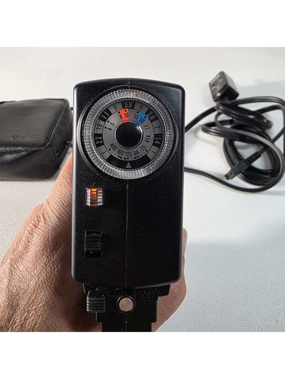 Vivitar 252 Auto Flash, Backlit Dial, W/ Sync Cable + Case & SB-1 AC Cord